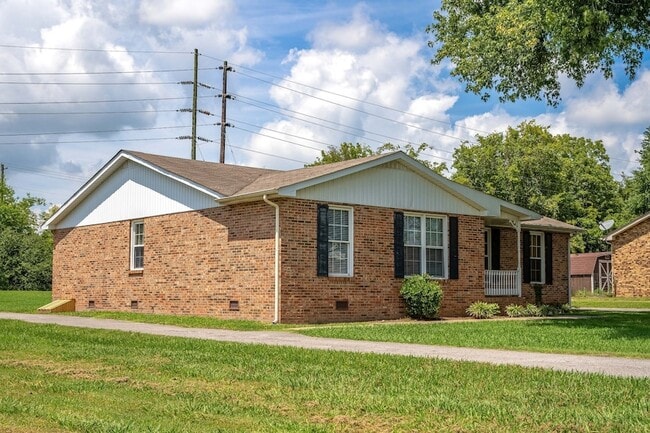Primary Photo - 1190 Meadowview Dr