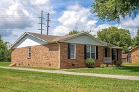 Building Photo - 1190 Meadowview Dr