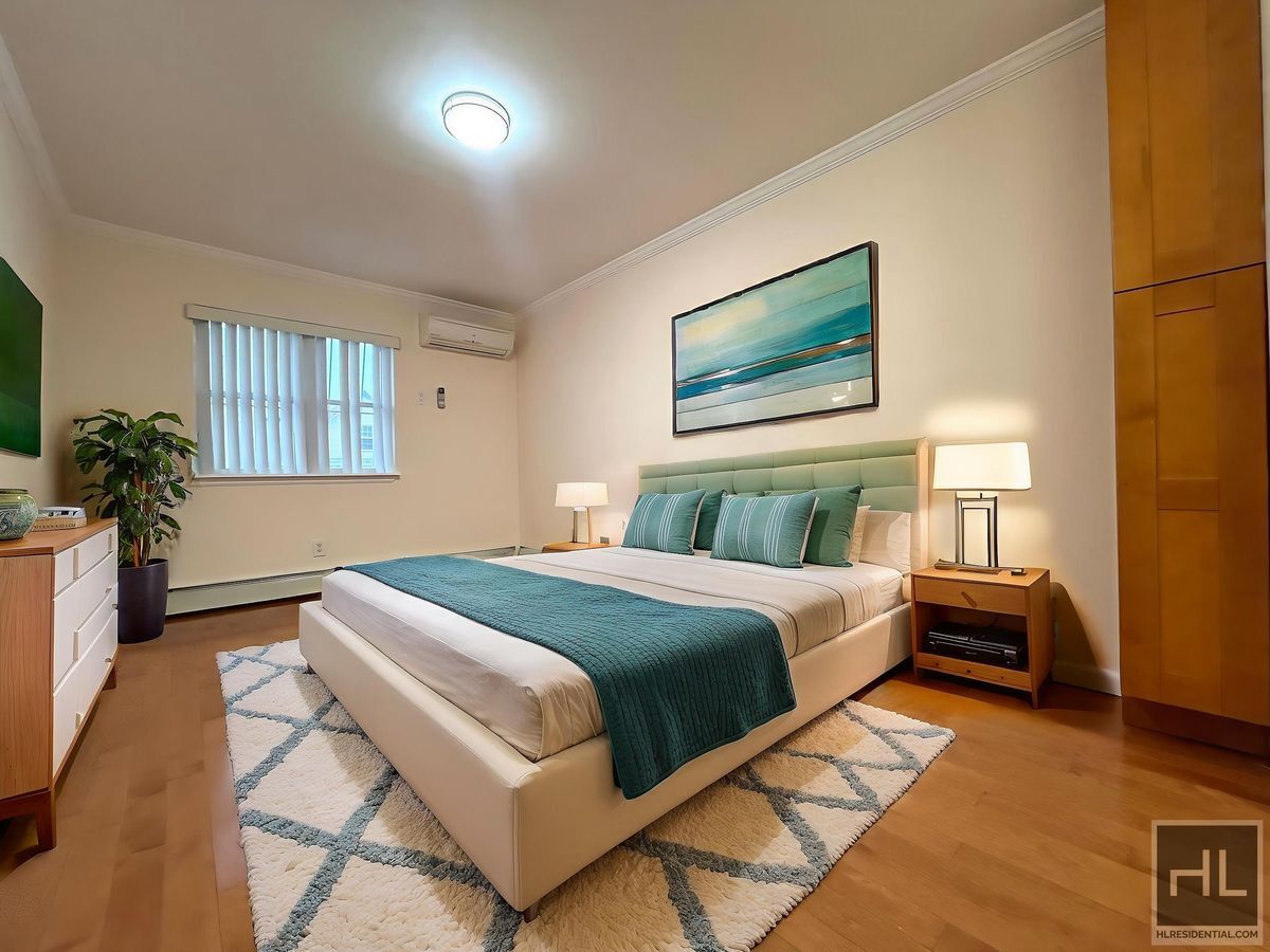 Building Photo - 70 STREET