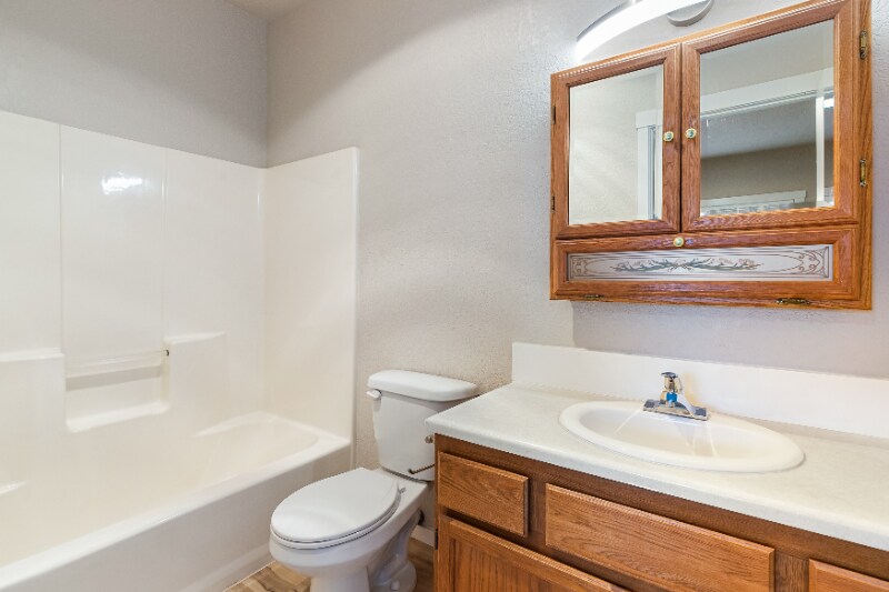 Building Photo - 628 N State St