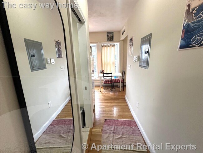 Building Photo - 1056 Cambridge St