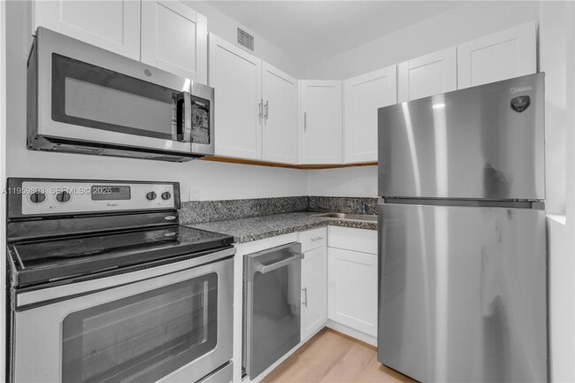 Building Photo - 605 Euclid Ave