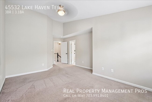 Building Photo - 45532 Lake Haven Terrace