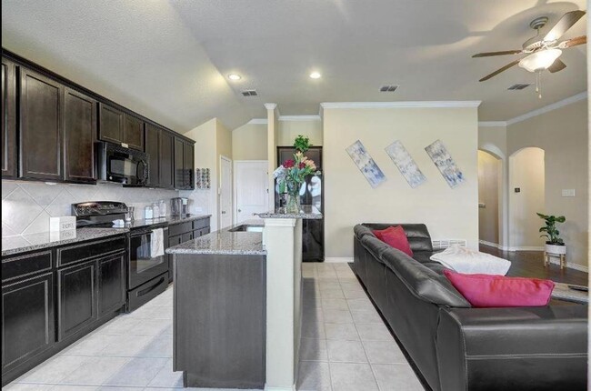 Building Photo - 11701 Summer Springs Dr
