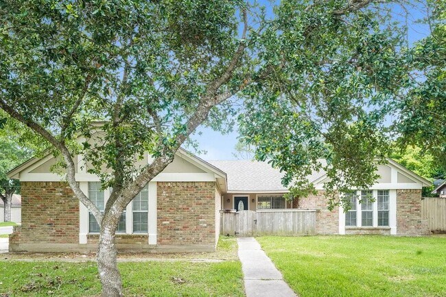 Primary Photo - 332 Coventry Ln