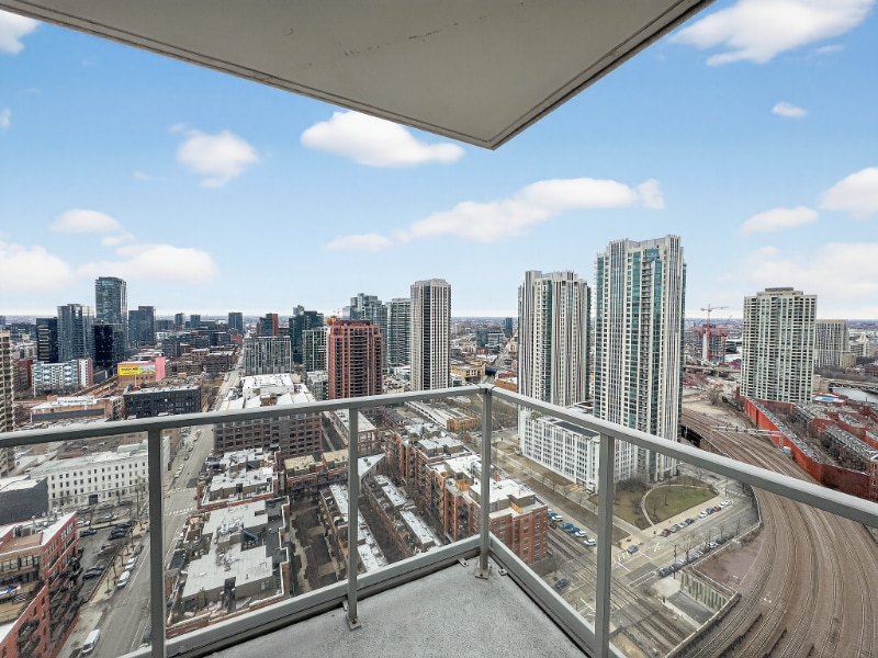 Building Photo - 302 N Canal St