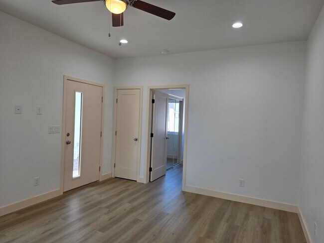 Building Photo - 370 Riverfront Dr