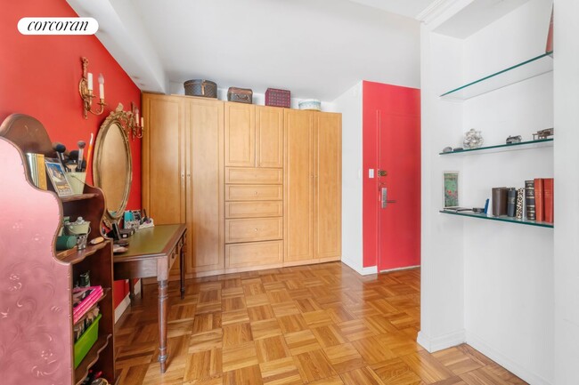 Building Photo - 118 E 60th St
