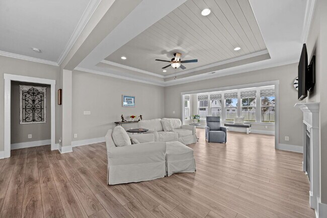Building Photo - "Coastal Comfort Awaits: Spacious 3-Bed, 3-Bath Home in Holly Ridge!"