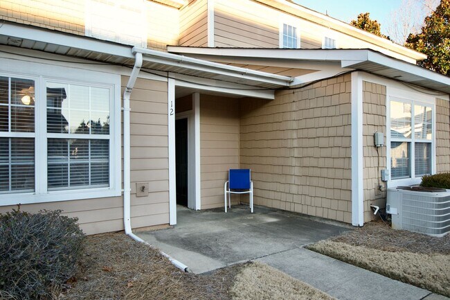 Building Photo - Spacious 3-Bedroom Condo Near Auburn University!