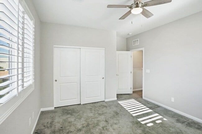 Building Photo - Beautiful 4 Bedroom Home In A Gated Skye Canyon Community