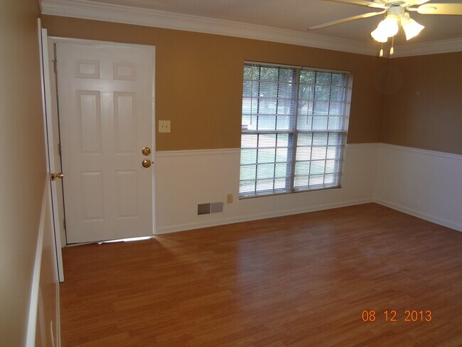 Building Photo - 152 Kendrick Ct