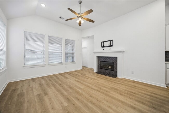 Building Photo - 15823 Bird of Paradise Dr