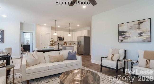 Building Photo - 8629 Chagrin Dr