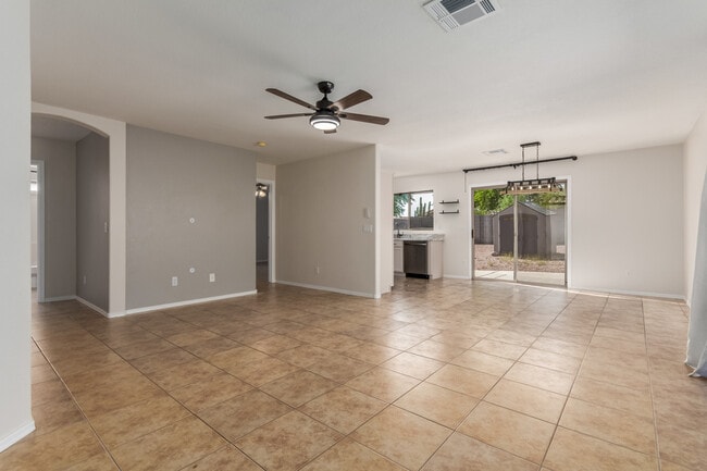 Building Photo - 6932 S Russet Sky Way