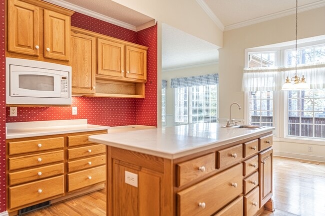 Building Photo - 24 Strathaven Dr