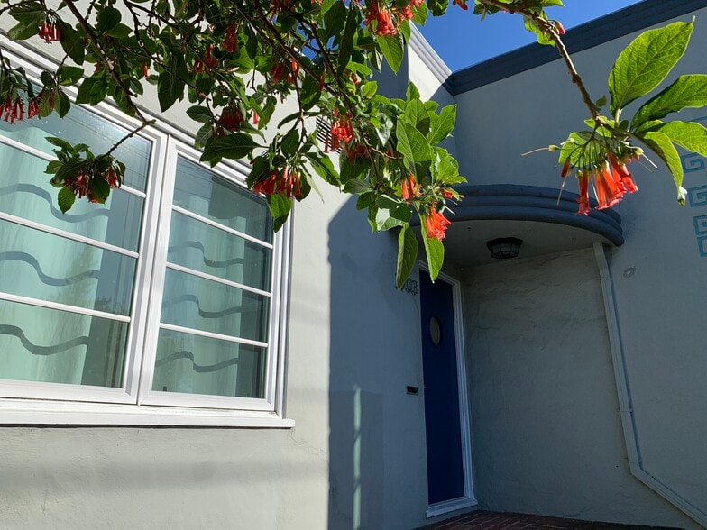 Building Photo - 1903 Sacramento St