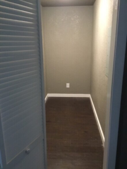 Building Photo - 2712 Palmetto Dr