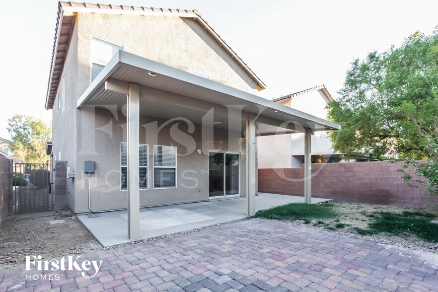 Building Photo - 5013 Whistling Acres Ave