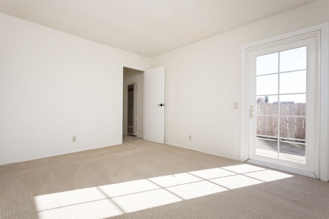 Building Photo - Spacious Single Family Home in Imperial Beach