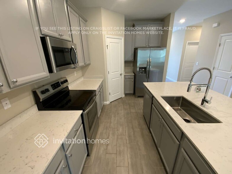 Building Photo - 9829 Lemon Balm Wy