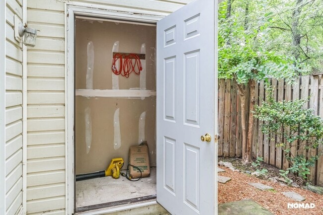 Building Photo - Charming 2BR House in Charlotte