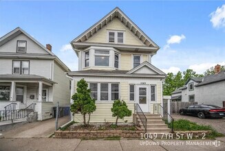 Building Photo - 1049 7th St W