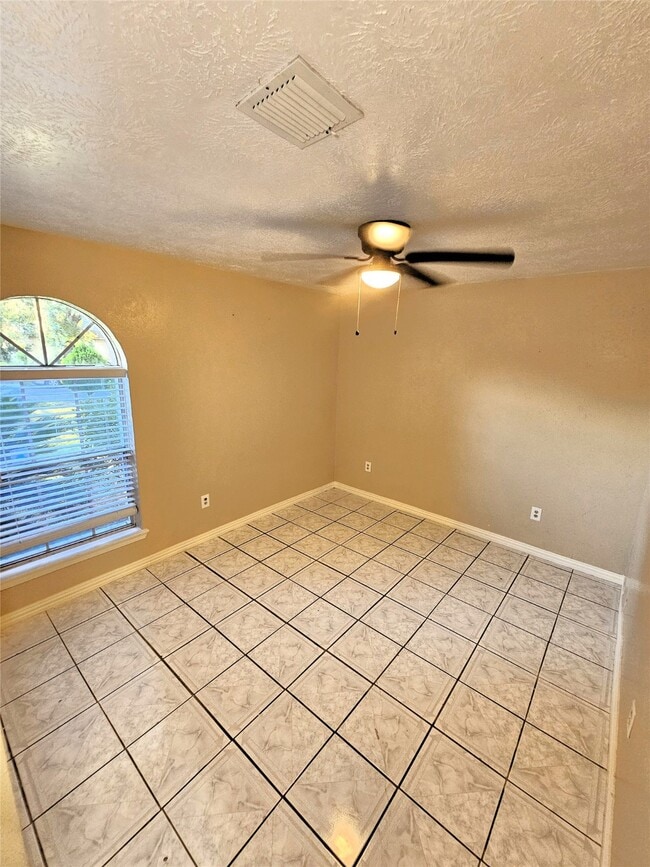 Building Photo - 1310 Goswell Ln