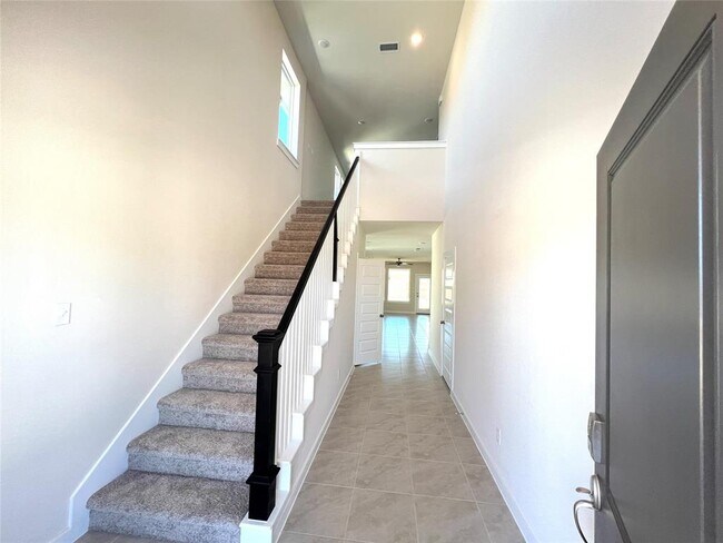 Building Photo - 7238 Clearwater Cv Dr