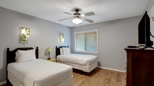 Building Photo - 5101 Beachwalk Pl