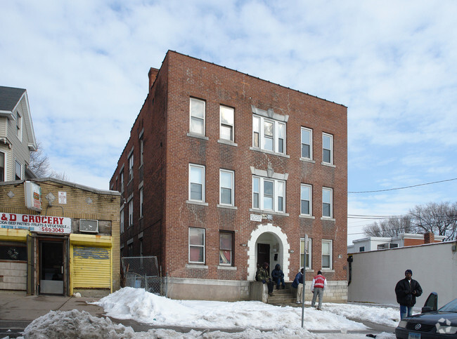 Building Photo - 202-204 Mather St