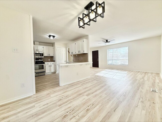 Building Photo - Brookside Beauty