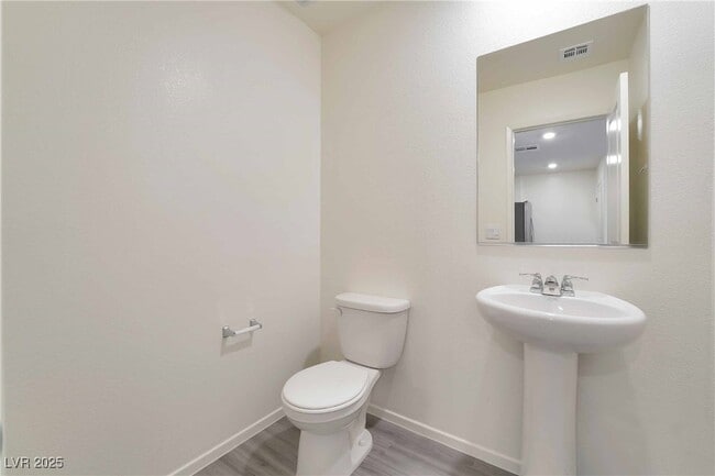 Building Photo - 3729 Celesta Vis Ave