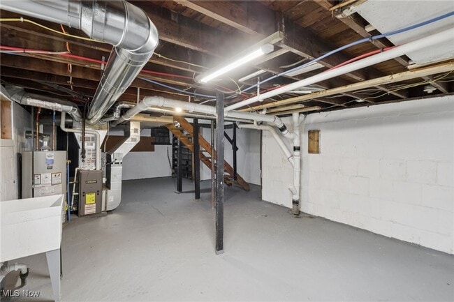 Building Photo - 133 N Pearl St