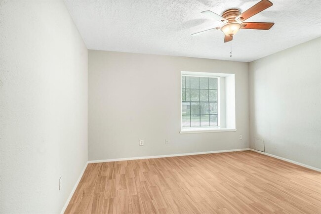 Building Photo - 7414 Broken Arrow St