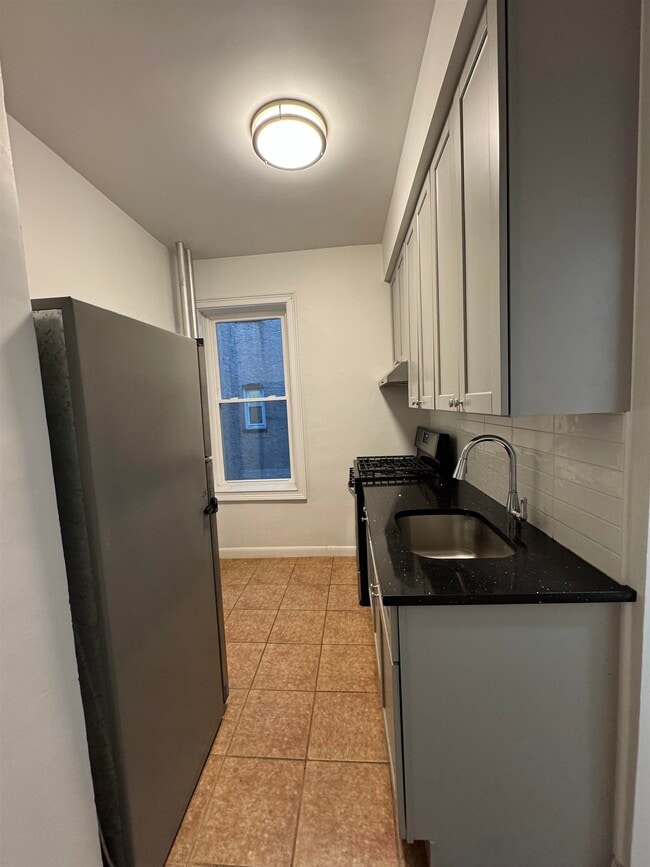 Building Photo - 55 Corbin Ave