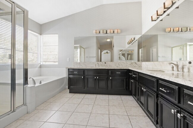 Building Photo - 3364 Centurion Pl
