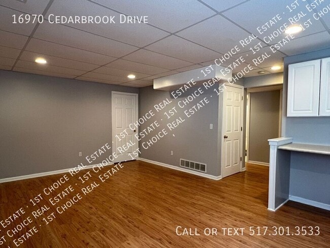 Building Photo - 16970 Cedarbrook Dr