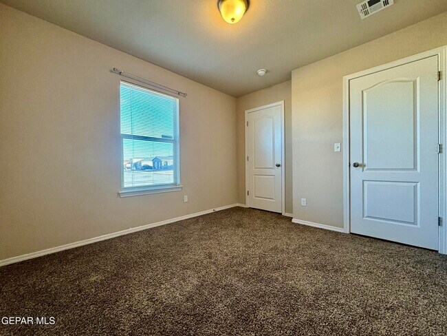 Building Photo - 1013 Villa Seca Dr