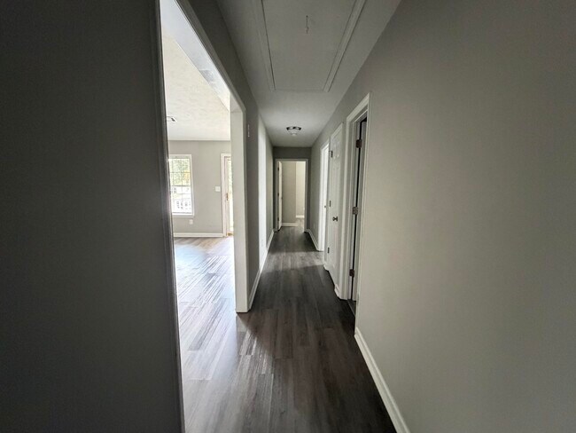 Building Photo - 219 Long Creek Dr