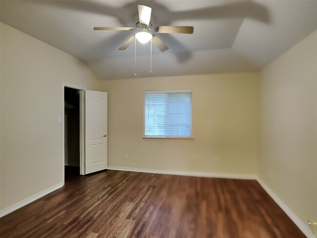 Building Photo - 38011 W Sulphur Creek Dr