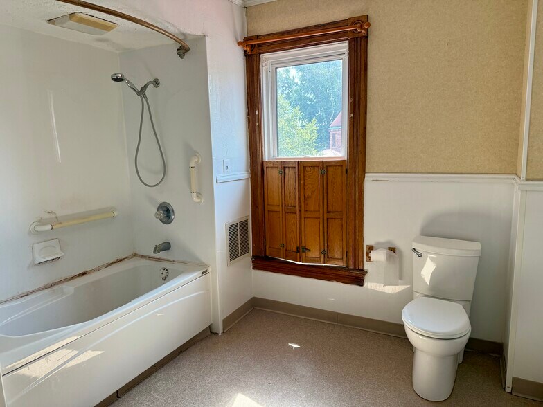 Bathroom - 357 W 5th St