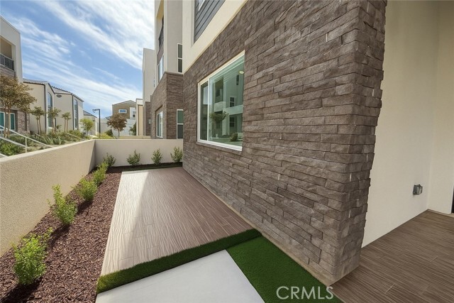 Building Photo - 179 Sawbuck