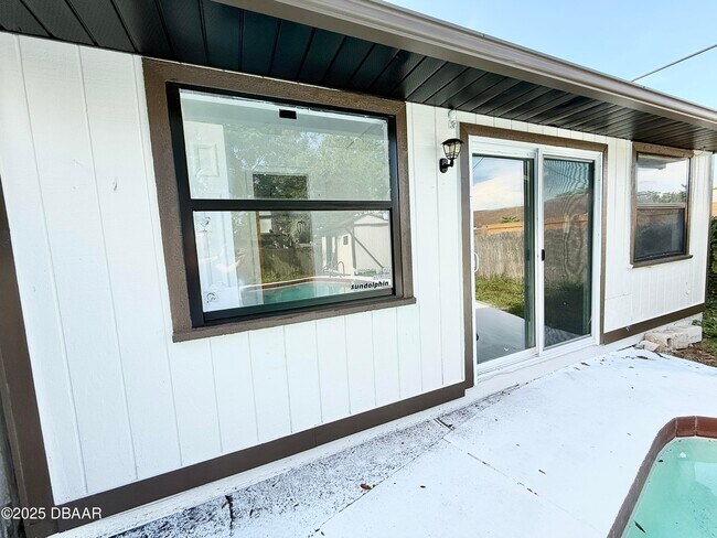 Building Photo - 929 Derbyshire Rd