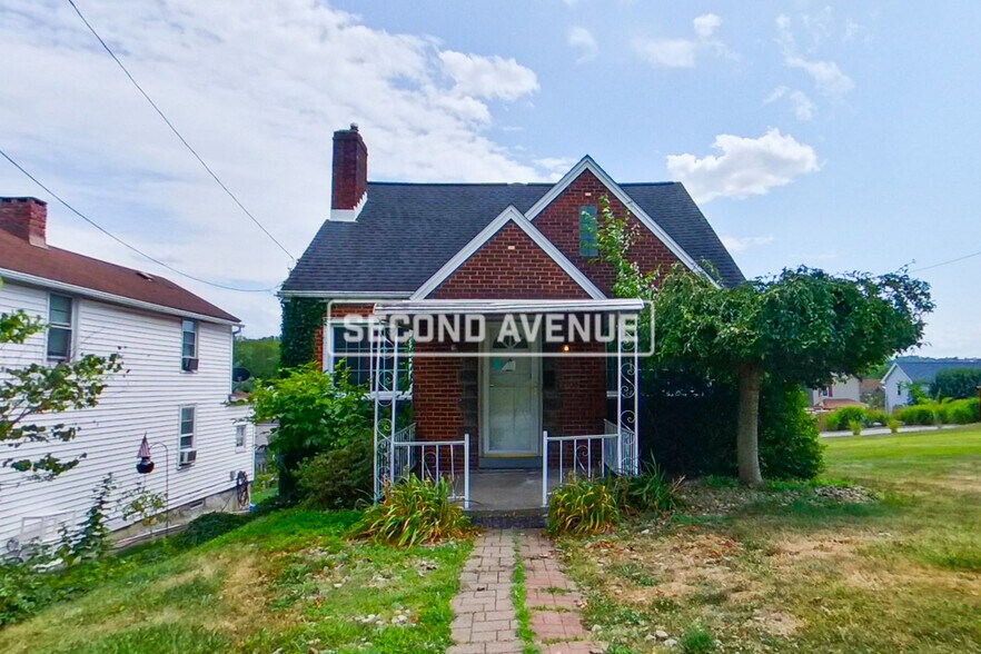 Primary Photo - 2708 5th St