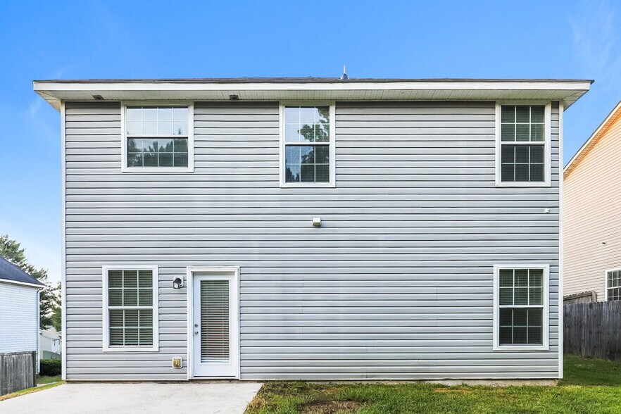 Building Photo - 1115 Watercourse Way