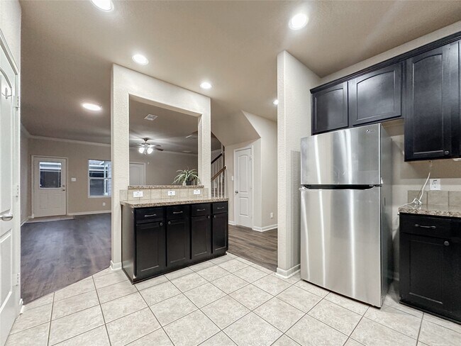 Building Photo - 16771 Mammoth Springs Dr