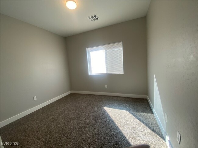 Building Photo - 1380 Ogallala St