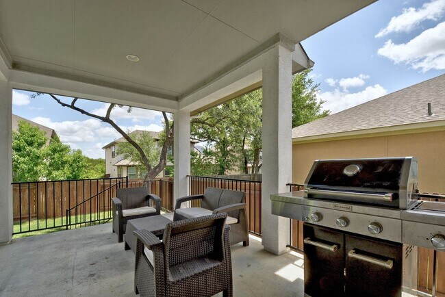Building Photo - 5813 Viejo Dr