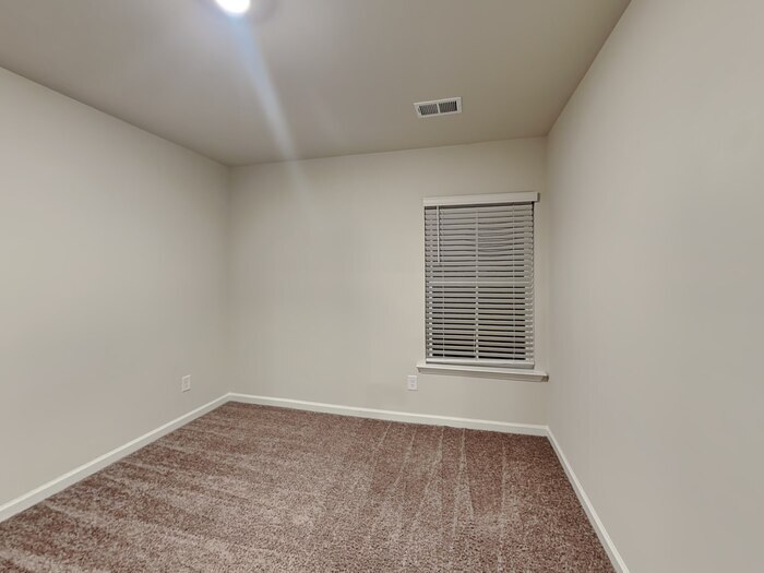 Building Photo - 96 Salers Ln